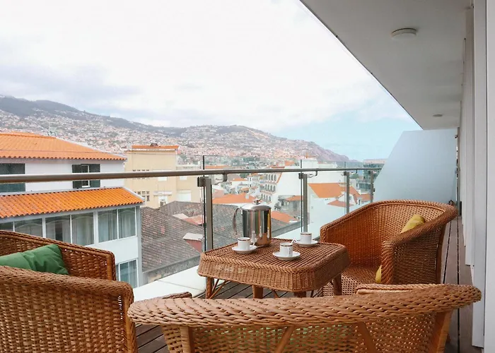 Heart Of Funchal 4 Bd Apartment - Casa D Alma